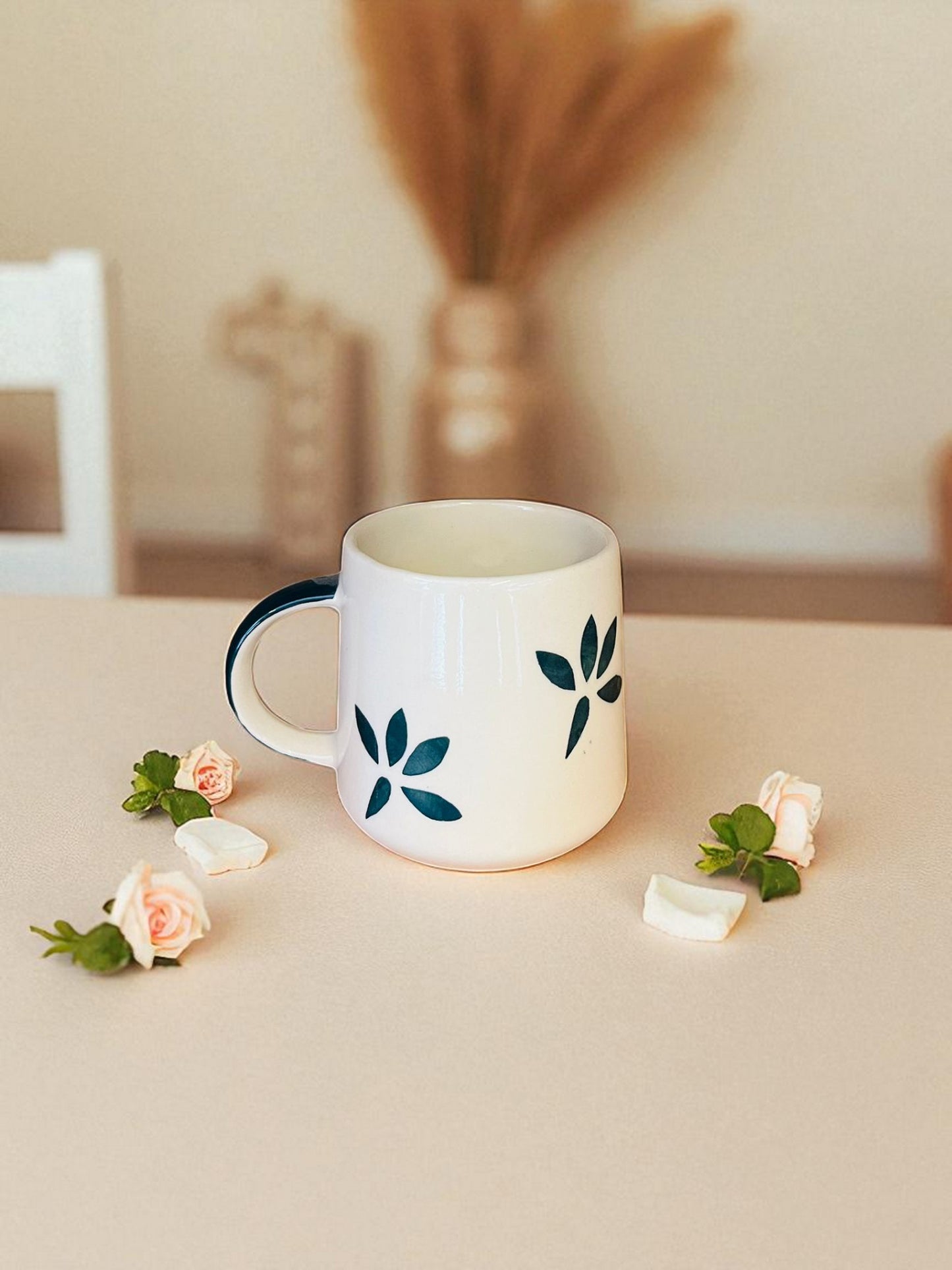 Green Leaf Ceramic Mug – Nature Inspired Sipper for Calm Vibes
